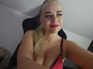 HornyVicky -